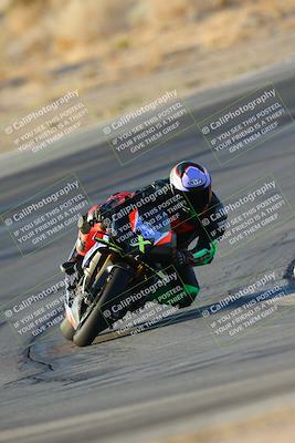 media/Oct-06-2024-Race Pace (Sun) [[d7d39ec7ad]]/1-Turn 10 (730am)/